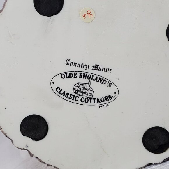 Olde Englands Classic Cottages Collectible Figurines Set Of 3 - Picture 4 of 15